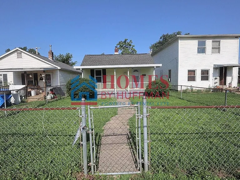 1915 S Fares Ave — Photo 2