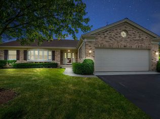 182 Old Wick Ln, Inverness, IL 60067