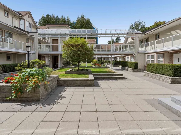 5575 Patterson Ave #21, Burnaby, BC V5H 2M6