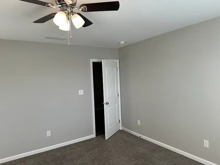2010 Dolly Dr — Photo 8