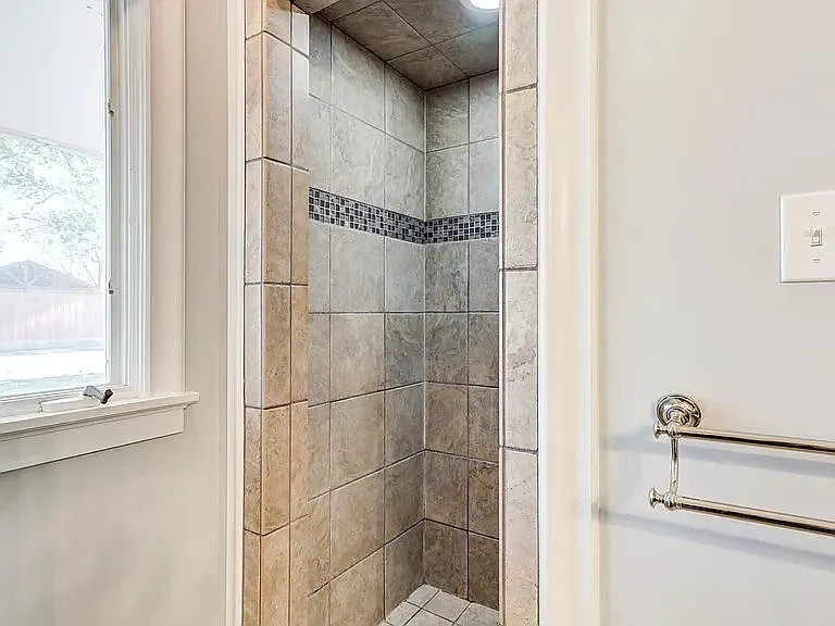 4507 8th St — Photo 34