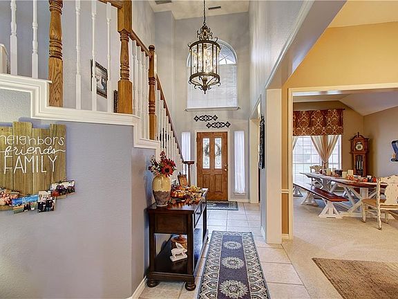 3rd image of 2724 Crepe Myrtle Dr