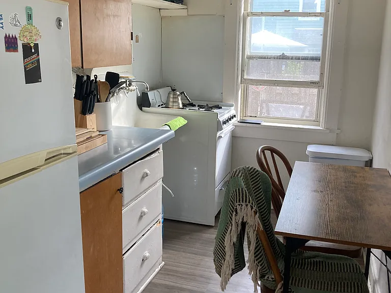 1125 E Dayton St — Photo 2