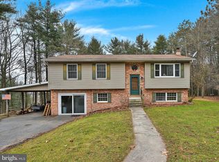 21 Brier Dr, Pottsville, PA 17901