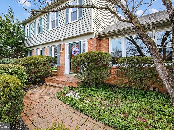 2nd image of 16921 Baederwood Ln