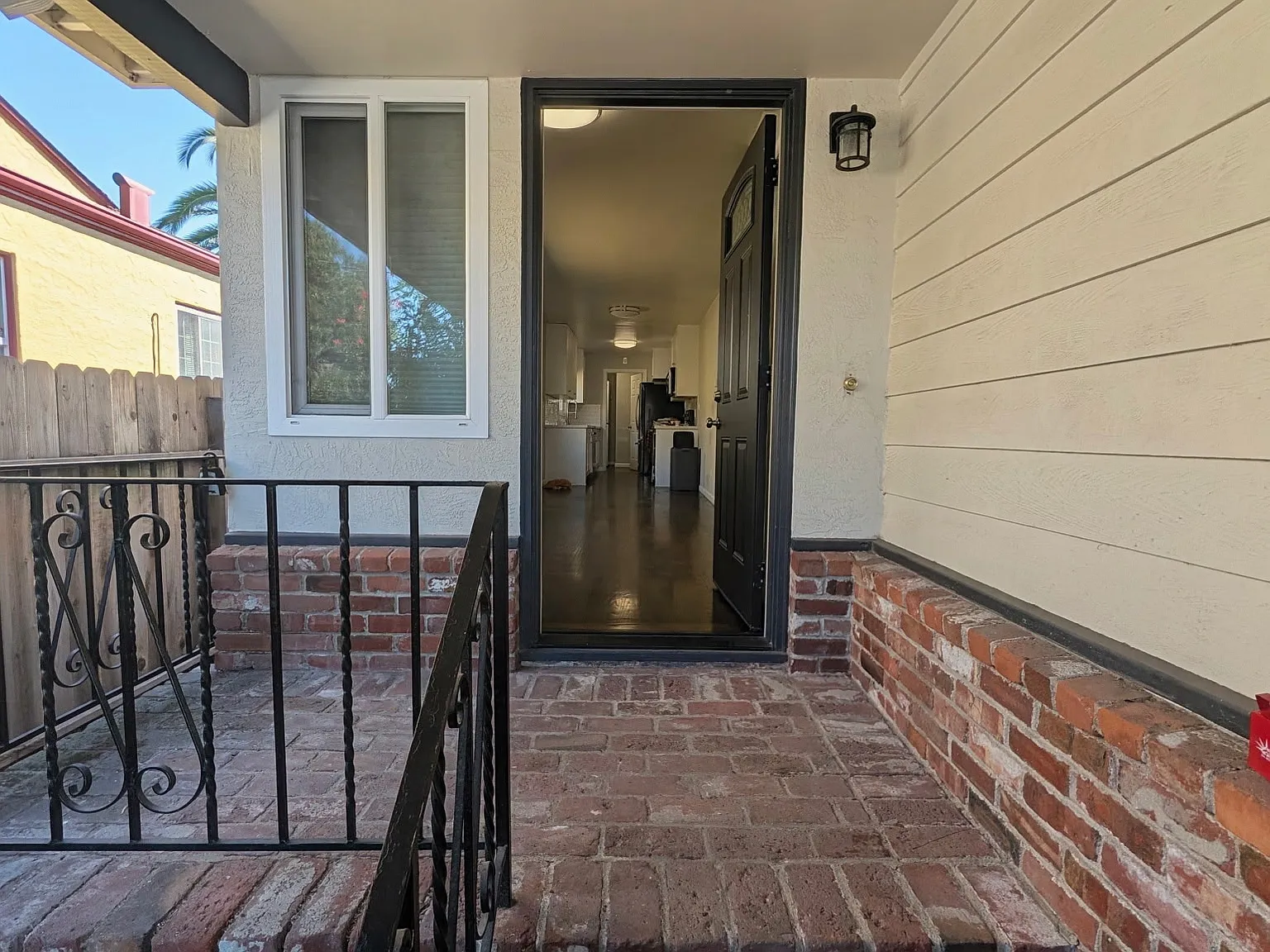 2 bed, 870 sqft, $2,950 — Photo 2