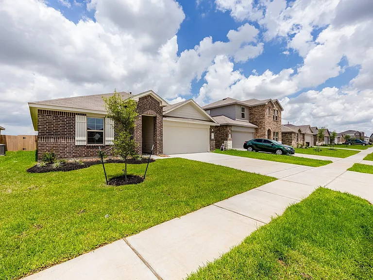 5114 Radiant Dawn Dr — Photo 3