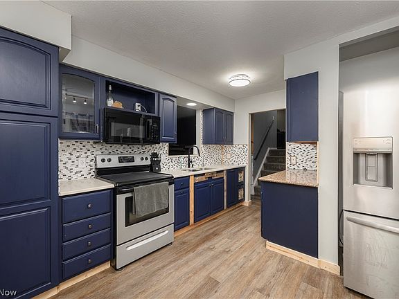 2nd image of 5428 Glenhill Ave NE