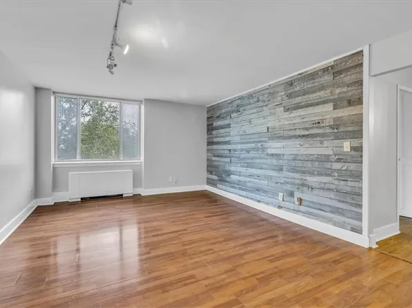 600 E 8th St APT 4Q, Kansas City, MO 64106