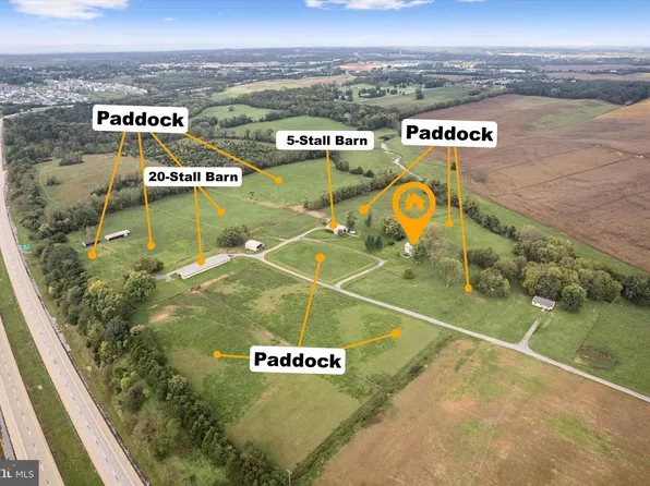 260 Fleetwood Ln, Charles Town, WV 25414