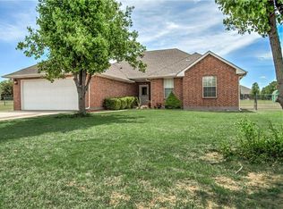 200 Tulip Trl, Edmond, OK 73025