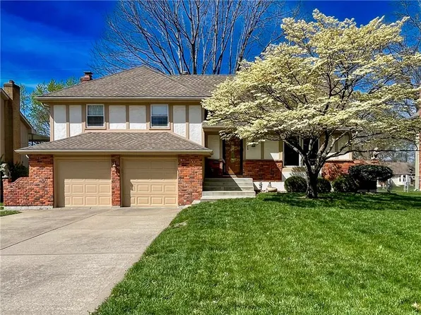 714 SW Murray Rd, Lees Summit, MO 64081