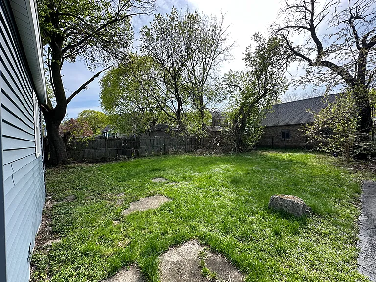 128 Caroline Ave #2 — Photo 44