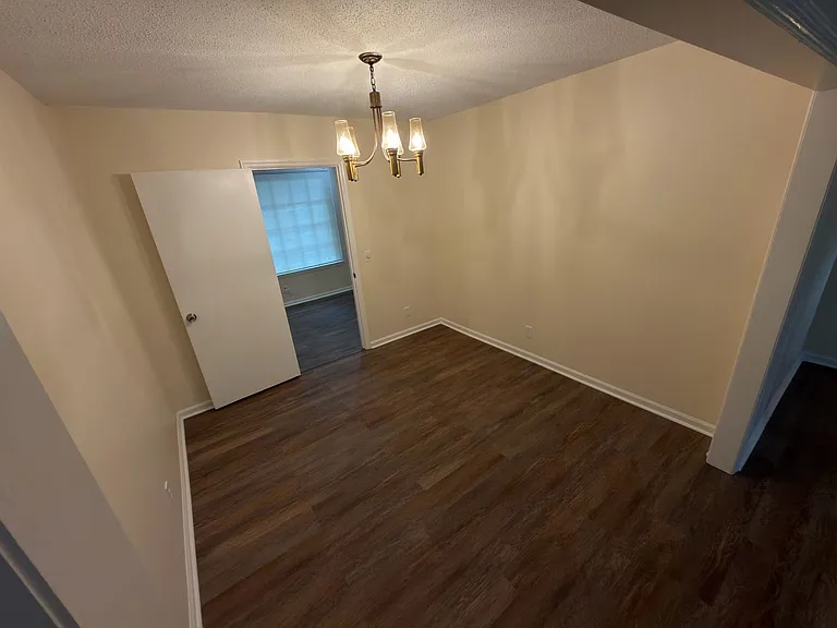 1917 Kathleen Dr — Photo 2