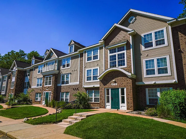 Tall Oaks Apartment Homes — Photo 45