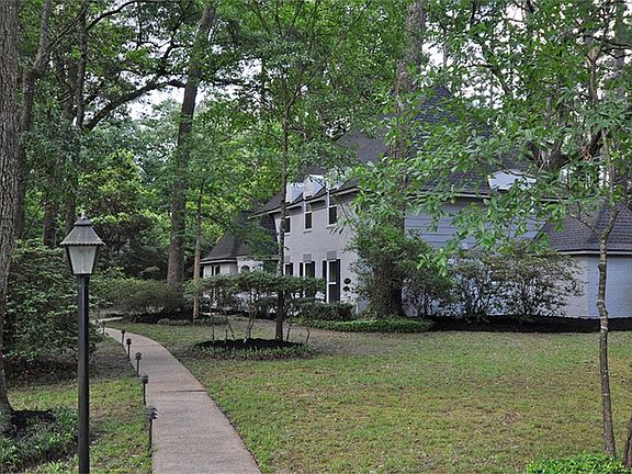 4th image of 2626 Royal Circle Dr