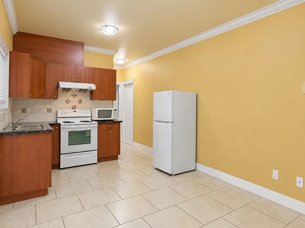 7391 Williams Rd #101, Richmond, BC V7A 1E8