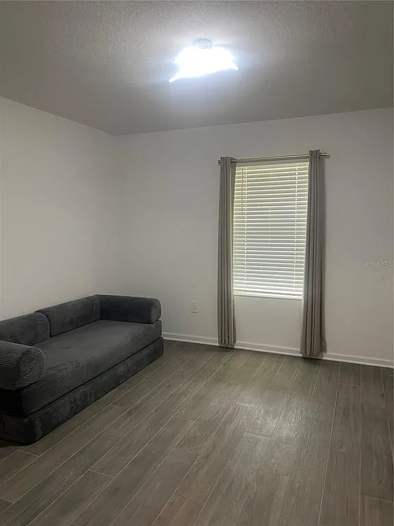 1 bed, 1.0 bath, 2074 sqft, $1,650 — Photo 3
