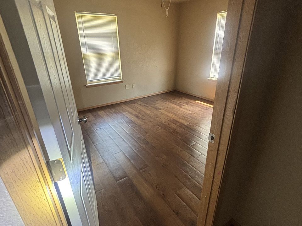 2nd image of 1520 S U St #204
