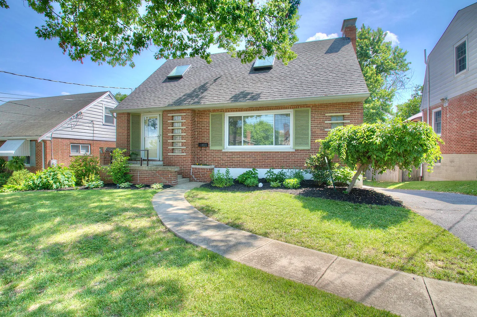 60 Gaddis Dr photo 1
