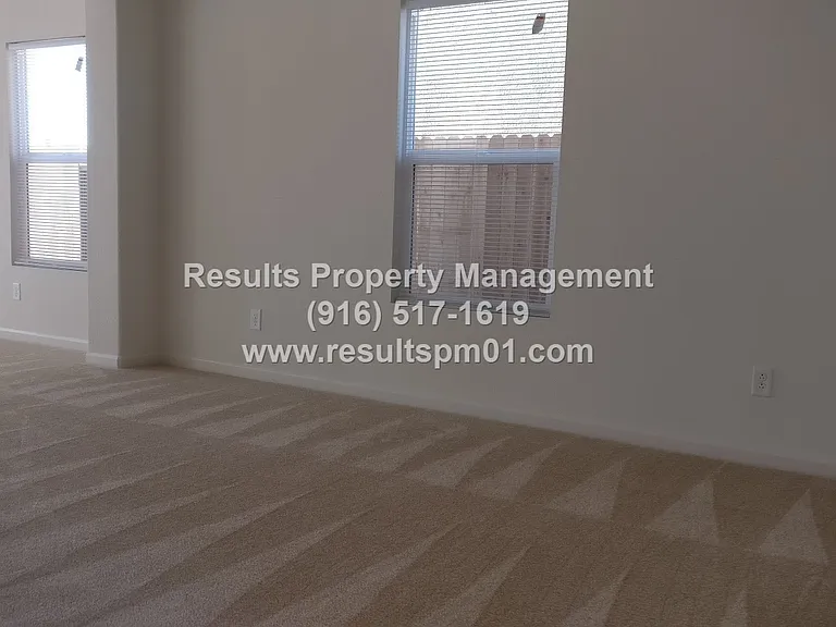 4329 Gentry Way — Photo 9