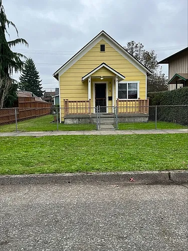 815 E St Photo 1