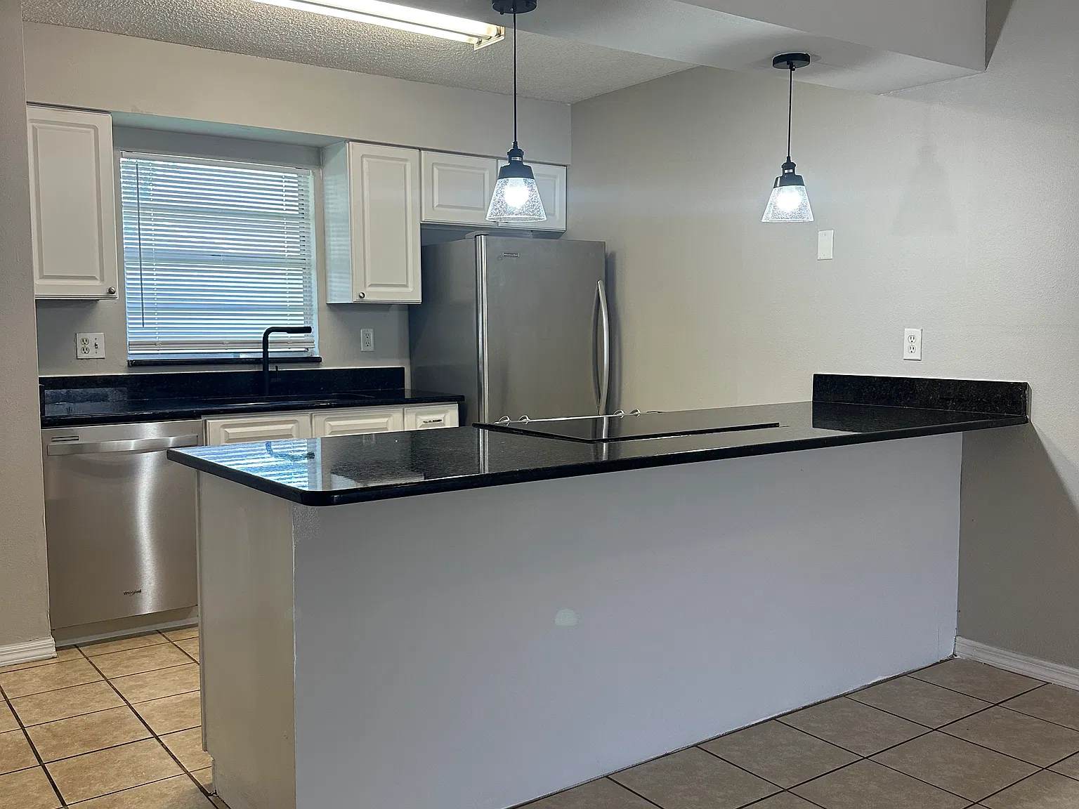 3 bed, 1083 sqft, $1,750 — Photo 1