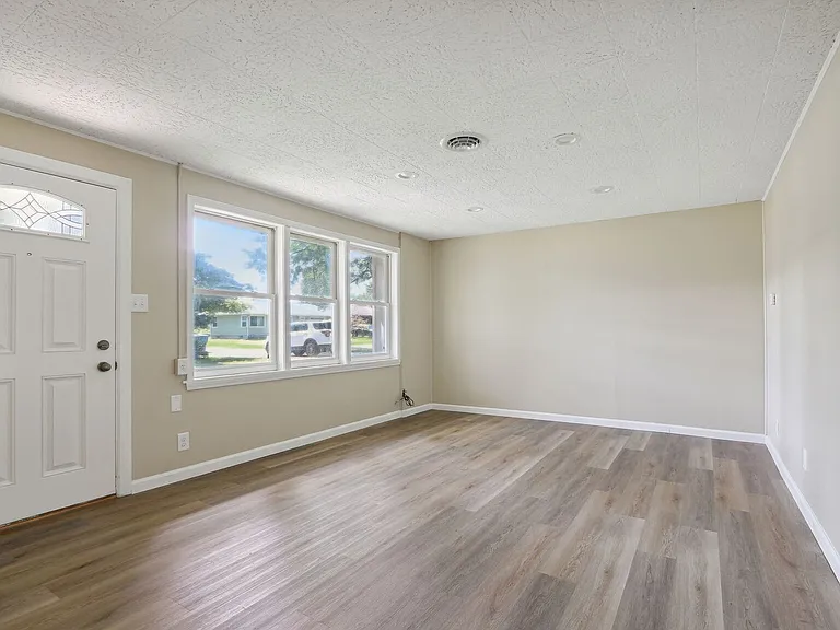 1614 W Union St — Photo 6