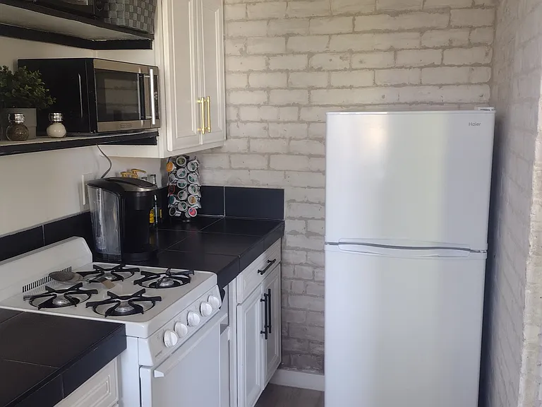 2141 W Madison St #A — Photo 40