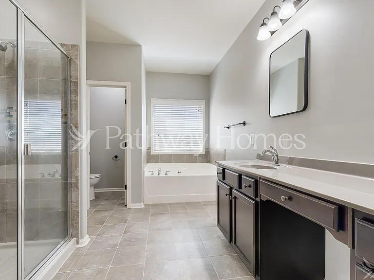 3922 Lake Manor Way — Photo 15