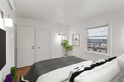 Brentwood Apartments — Photo 16