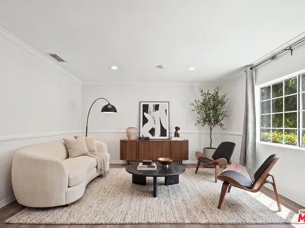 7048 Zelzah Ave, Reseda, CA 91335