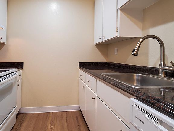 3rd image of 420 Alameda Del Prad #400-F