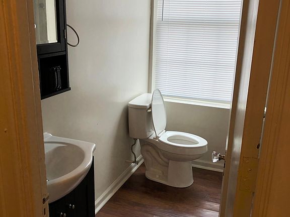 4th image of 1 W 28th St APT 105