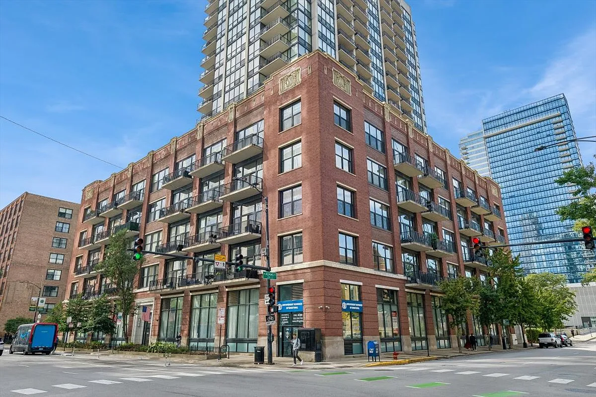 2 bed, $4,200 — Photo 1