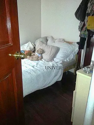 Rented by Universal Realty Group | media 20