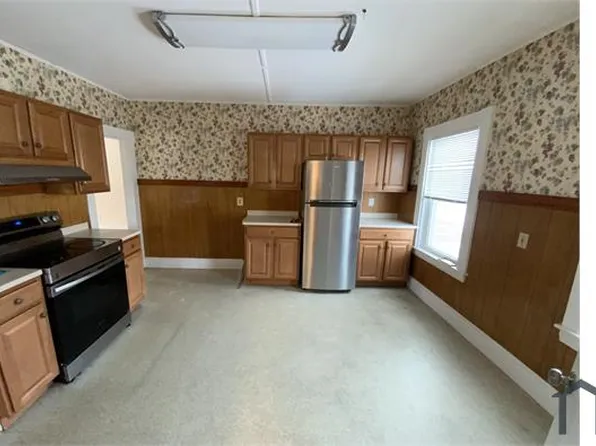 25 Charles St Floor 2, Wakefield, MA 01880