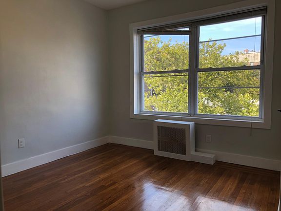 5th image of 11 Gifford Ave APT 3H