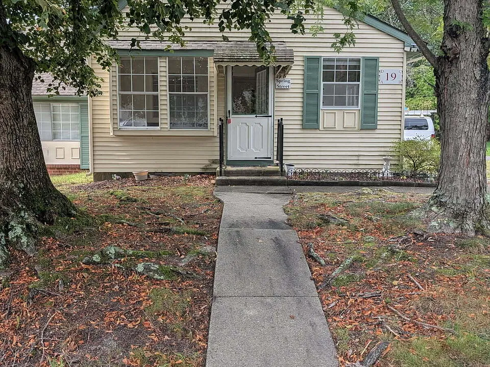 19B Spring St #50