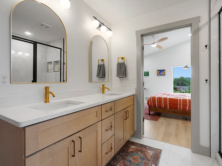 530 Continental Dr — Photo 21