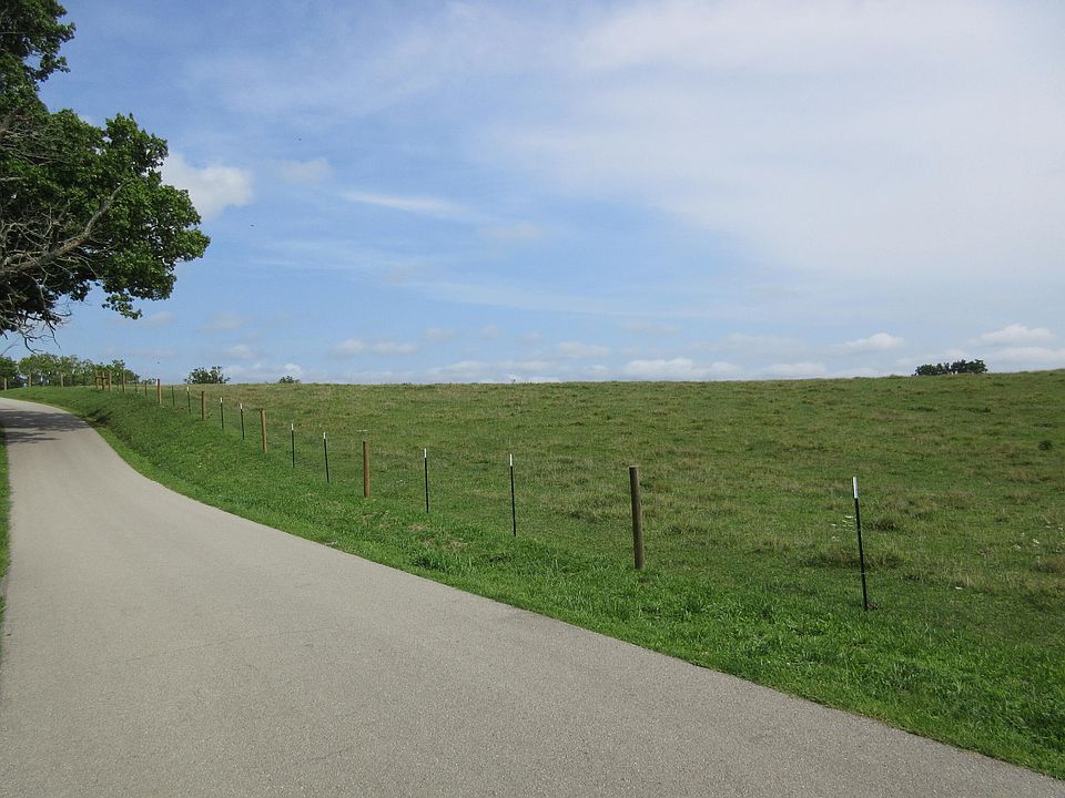 2nd image of 2045 Goshen Rd