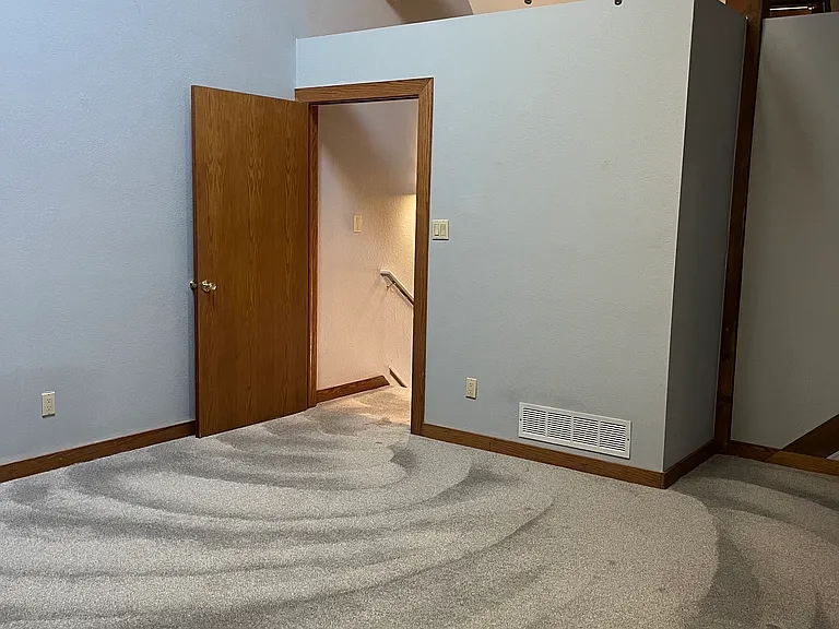 132 W B St #3J — Photo 9