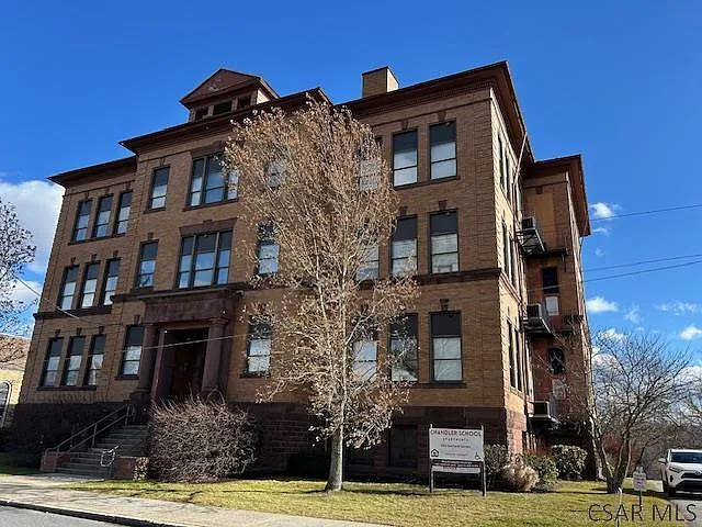 280 Garfield St #2