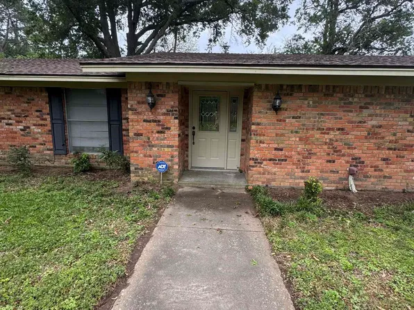 300 Merrell Dr, Sulphur Springs, TX 75482