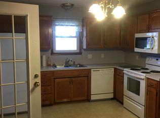 856 Country Manor St #B, Mount Vernon, MO 65712