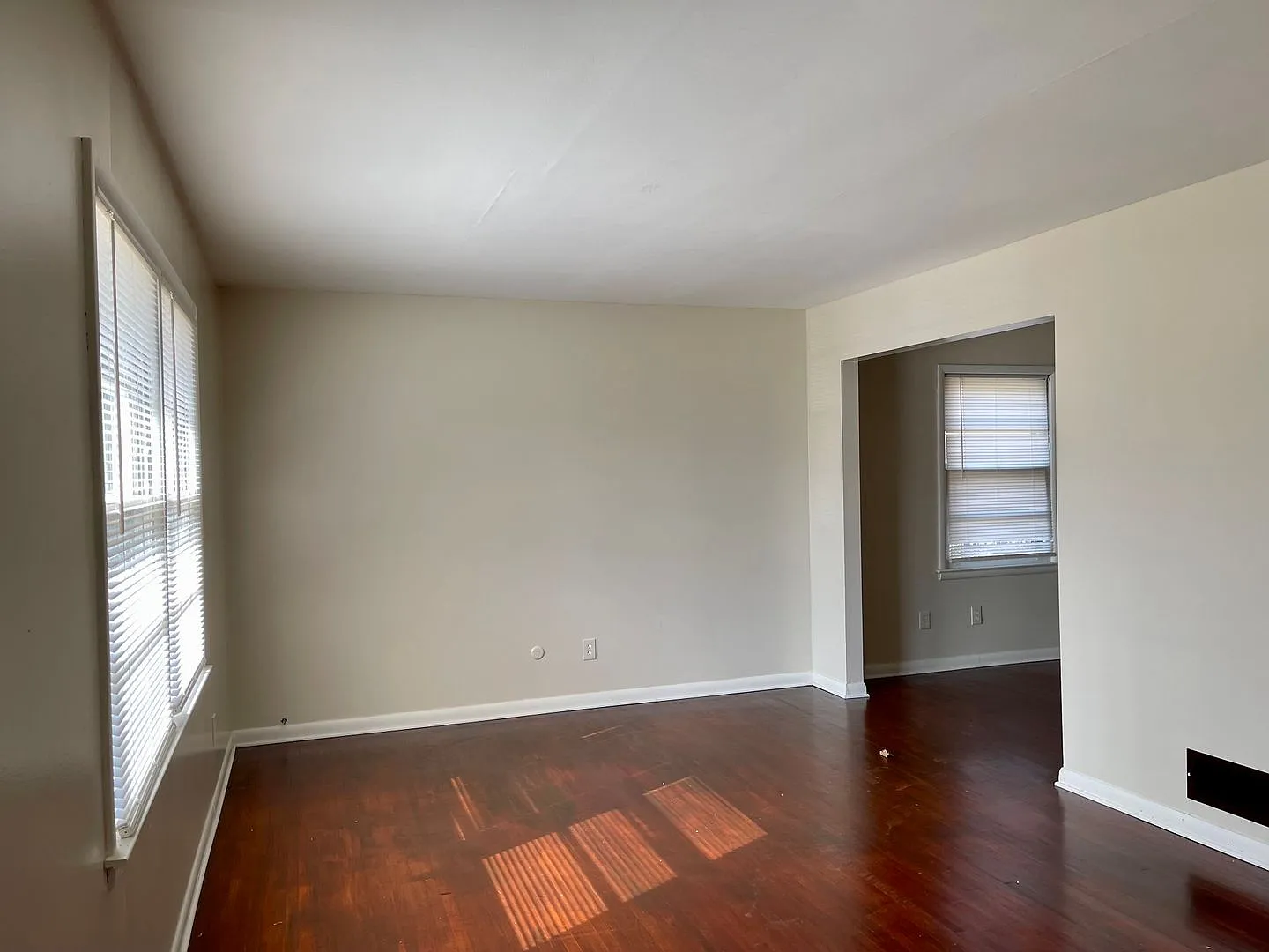 Great 3 Bedroom Mid-Centrury Split Level Home With a Retro Feel!! — Photo 3