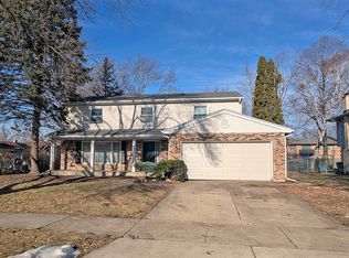 1206 E Suffield Dr, Arlington Heights, IL 60004