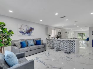 895 W 39th Pl, Hialeah, FL 33012