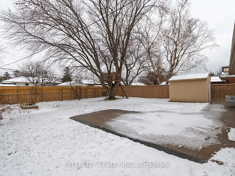 781 Drury Ln — Photo 32