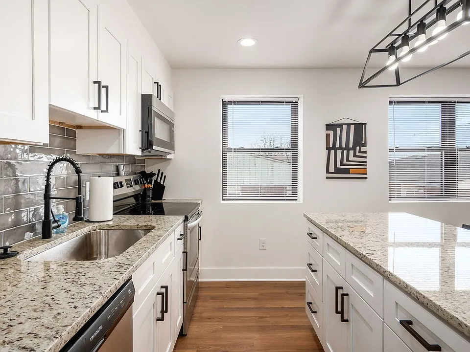 1656 E Livingston Ave #5